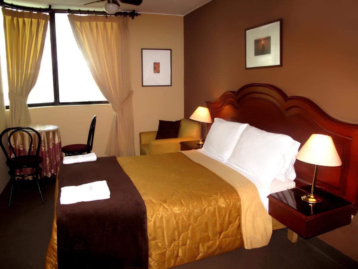 Solis Dies Hotel Lima Bagian luar foto