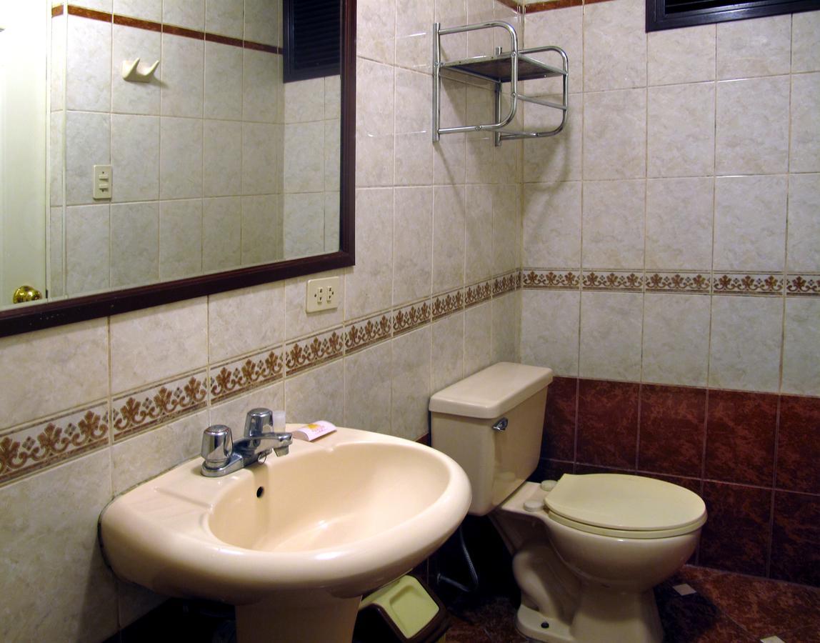 Solis Dies Hotel Lima Bagian luar foto