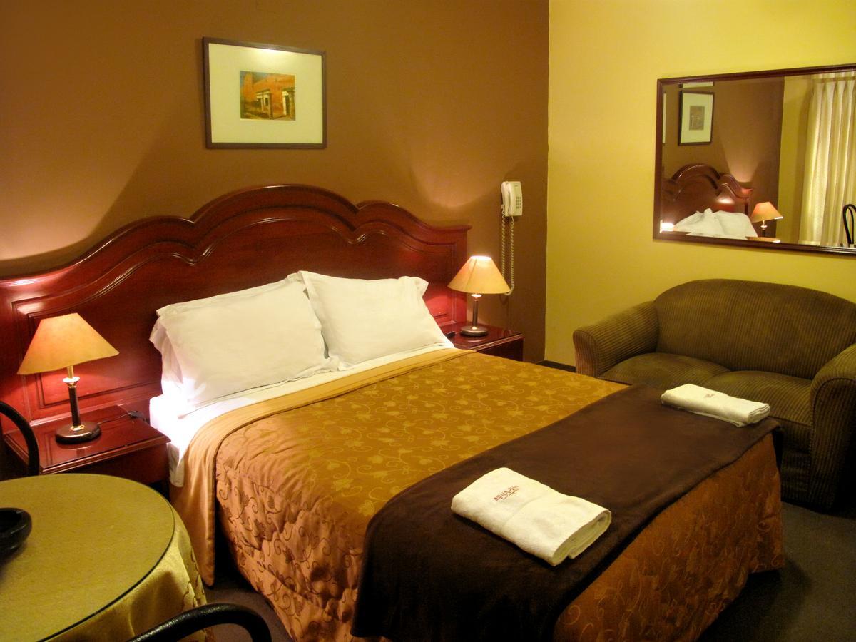 Solis Dies Hotel Lima Bagian luar foto