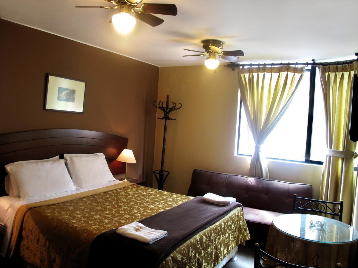 Solis Dies Hotel Lima Bagian luar foto