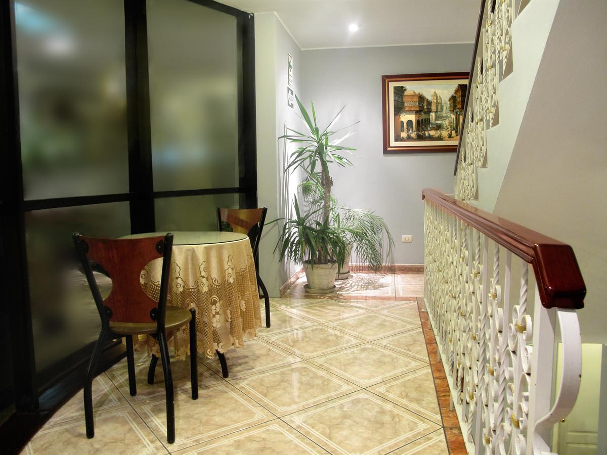 Solis Dies Hotel Lima Bagian luar foto
