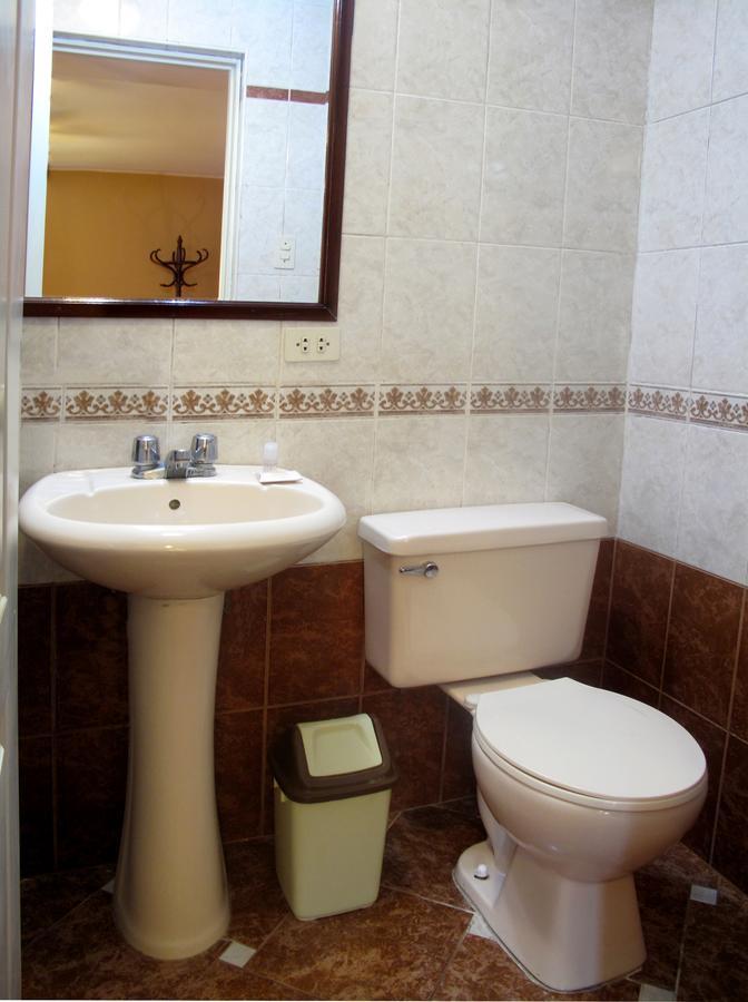 Solis Dies Hotel Lima Bagian luar foto