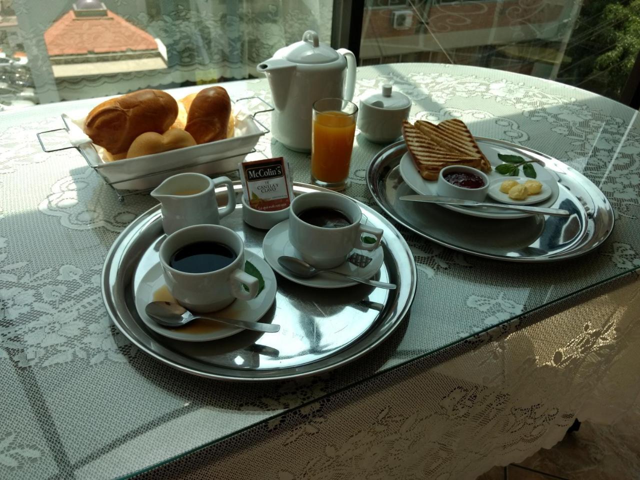 Solis Dies Hotel Lima Bagian luar foto