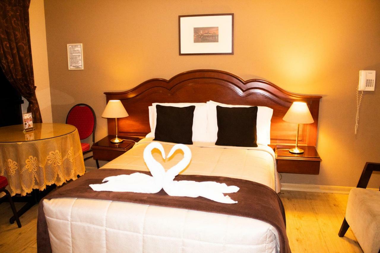 Solis Dies Hotel Lima Bagian luar foto
